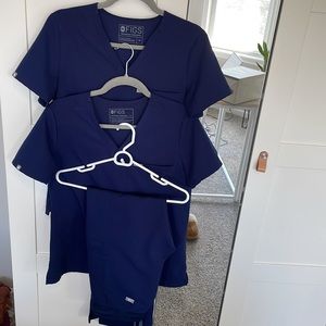 Figs navy blue Catarina top in xs and small and Kade cargo pants small regular